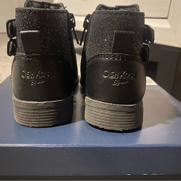 Toddler Girls Booties Osh Kosh Size 8 - Picture 3 of 5